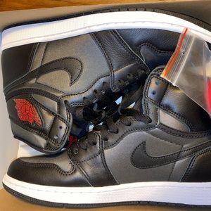 Air Jordan 1 Retro High Black Satin